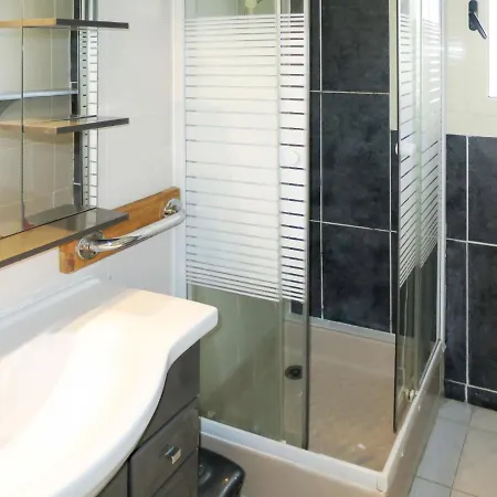 Posidonie Hollywood By Interhome Apartamento LʼÎle-Rousse